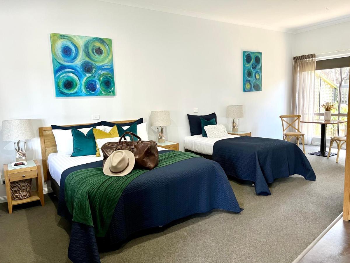 Coastal Waters Motor Inn Lakes Entrance Bagian luar foto