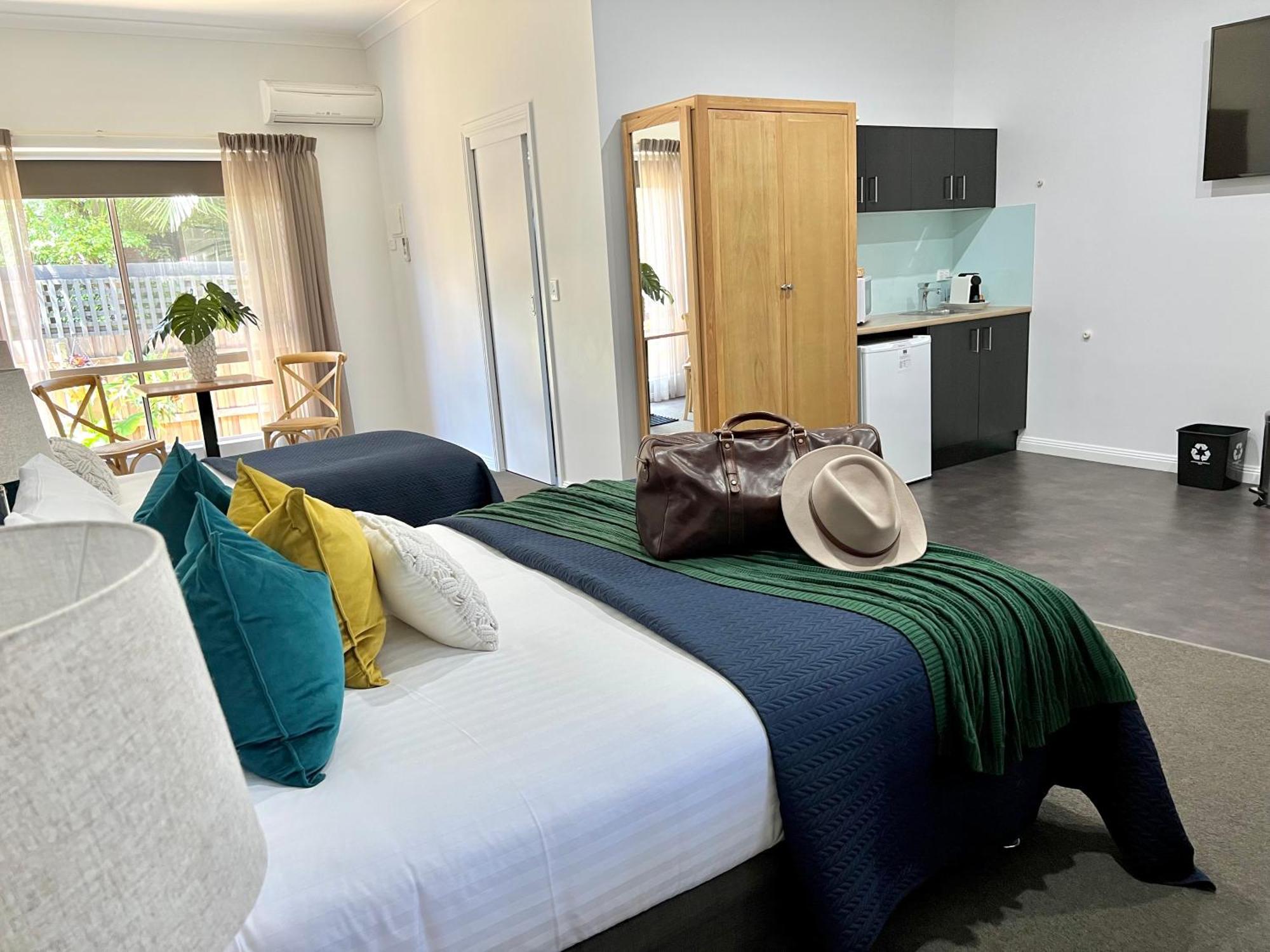 Coastal Waters Motor Inn Lakes Entrance Bagian luar foto