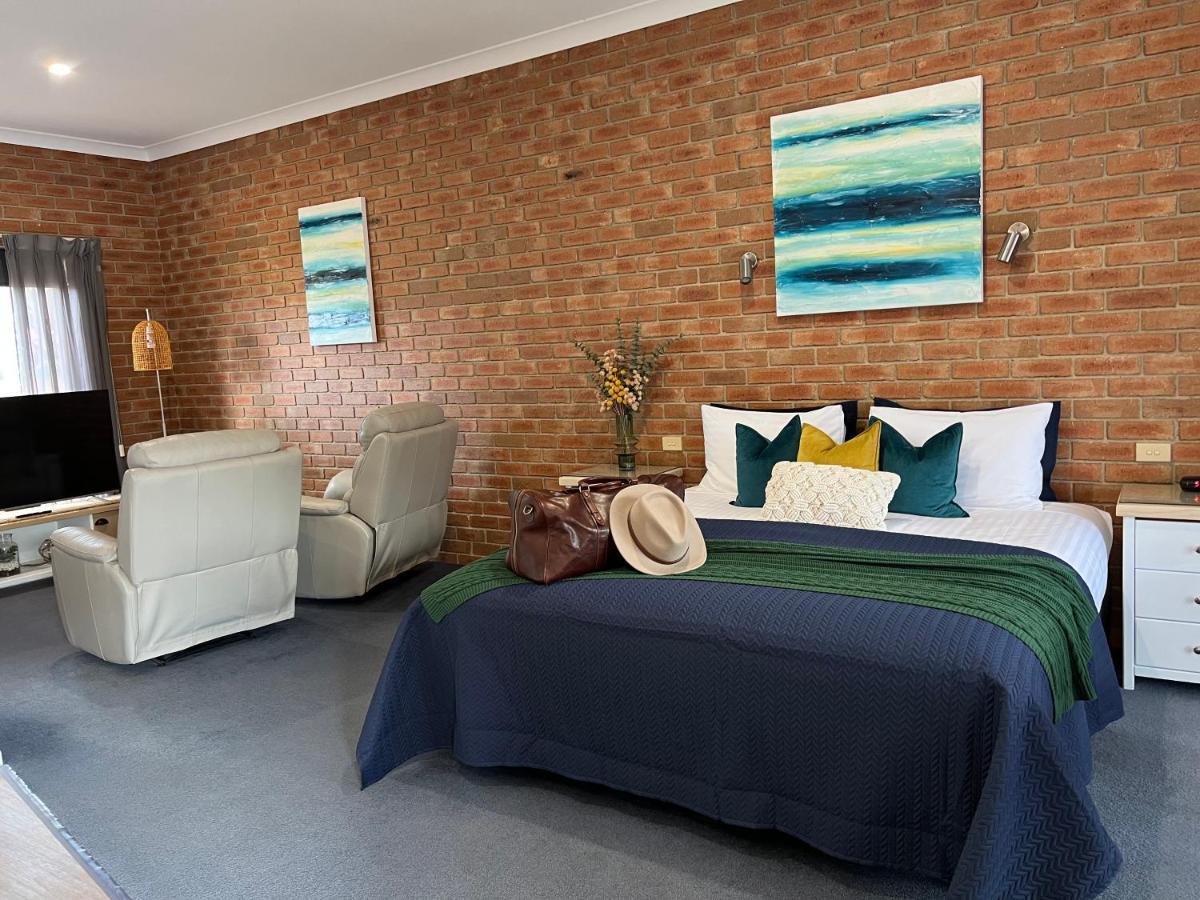 Coastal Waters Motor Inn Lakes Entrance Bagian luar foto