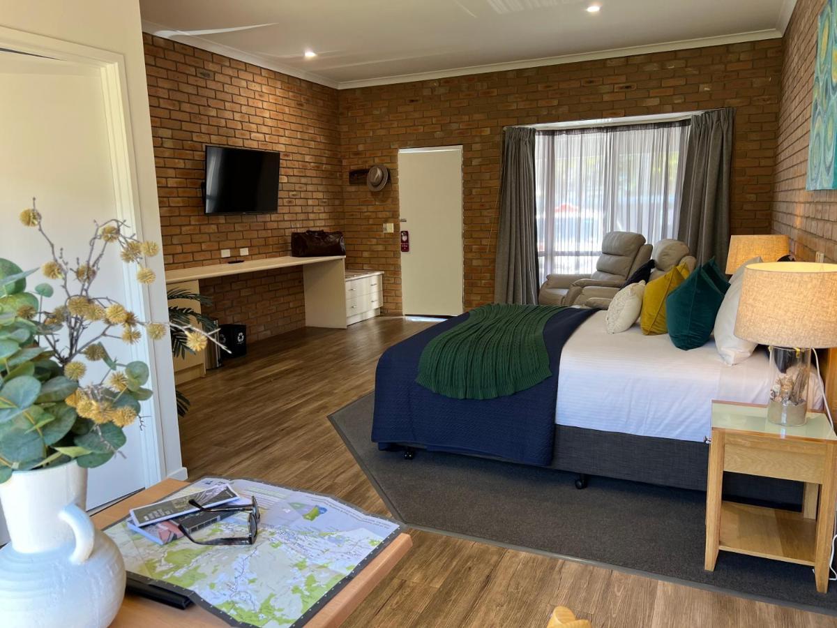 Coastal Waters Motor Inn Lakes Entrance Bagian luar foto