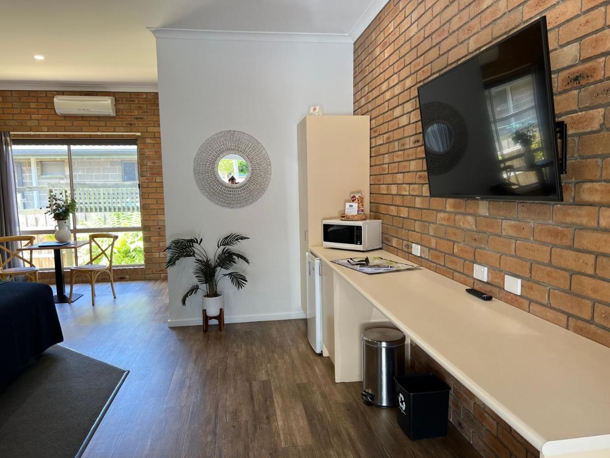 Coastal Waters Motor Inn Lakes Entrance Bagian luar foto
