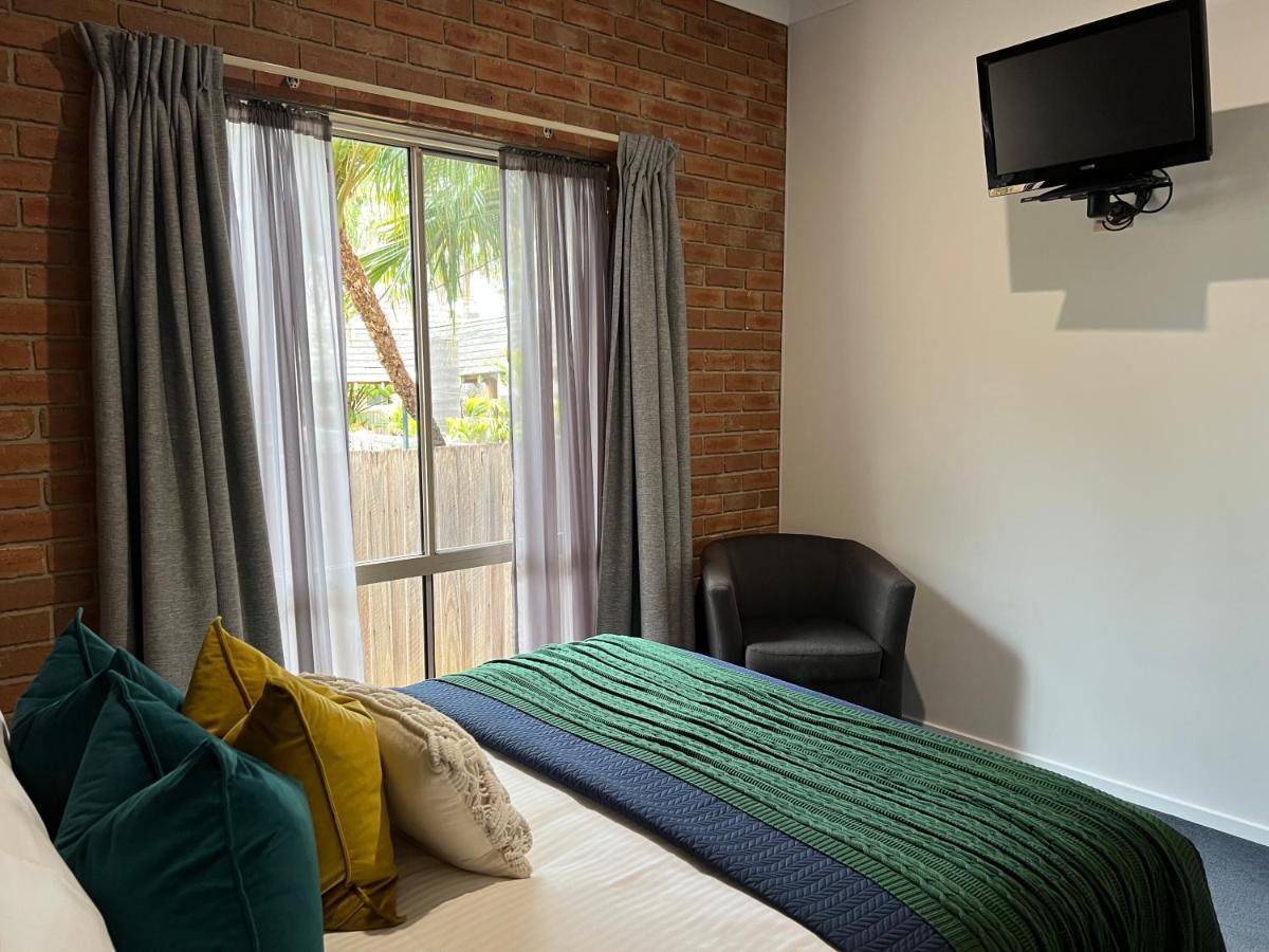 Coastal Waters Motor Inn Lakes Entrance Bagian luar foto