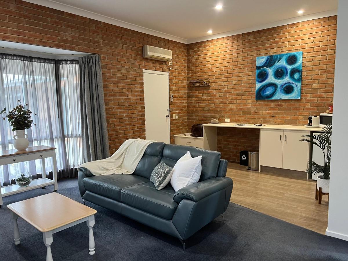 Coastal Waters Motor Inn Lakes Entrance Bagian luar foto