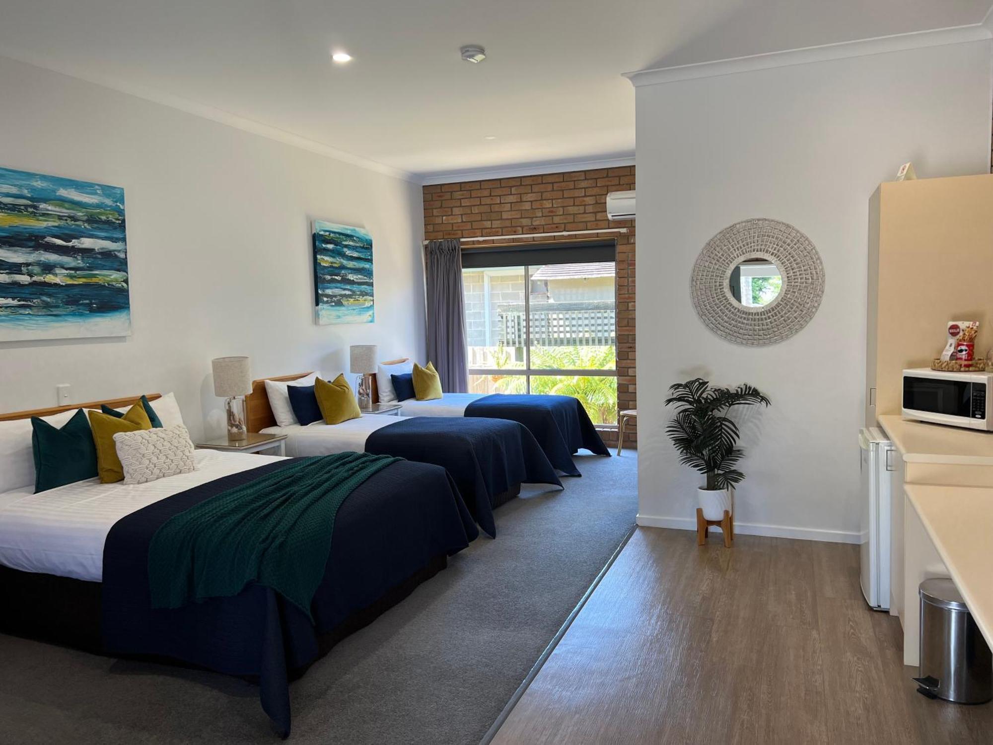 Coastal Waters Motor Inn Lakes Entrance Bagian luar foto